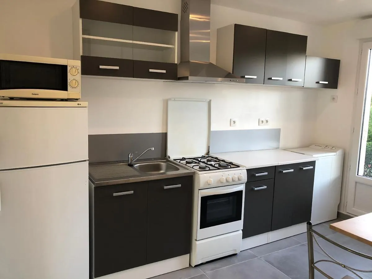 Studio Avec Piscine Orgon Holiday home