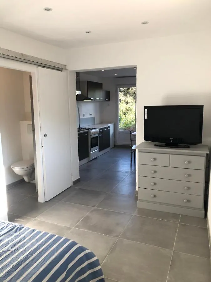 Holiday home Studio Avec Piscine Orgon France