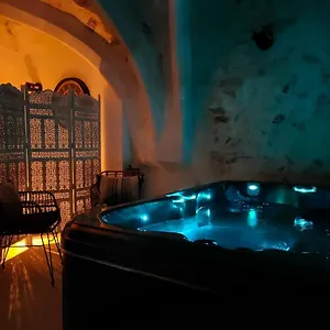 L'envoûtement Provençal, Jacuzzi Privatif Et Appartement